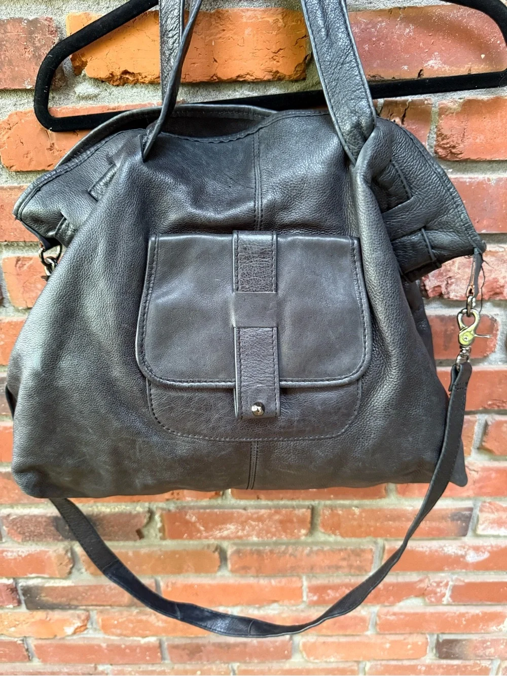 Trace of Kale Classic Black Leather Tote Bag with Front Pocket
